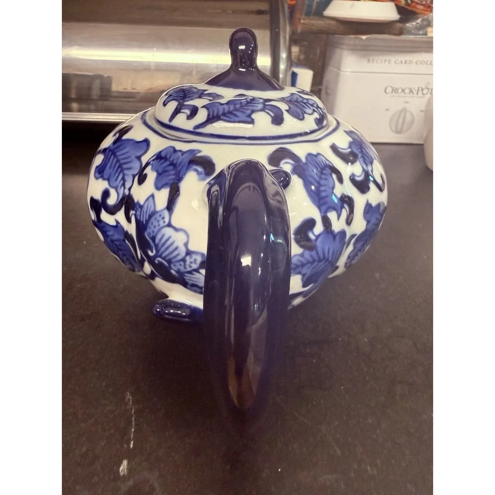 Vintage Chinese Modern Contemporary Export Blue & White Blue White Teapot